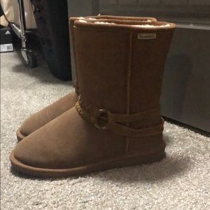 Bearpaw mid-length boots
